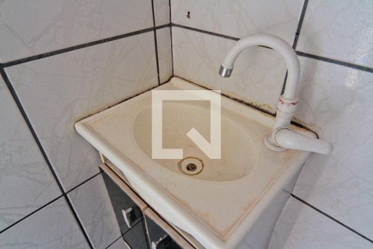 Banheiro de apartamento para alugar com 1 quarto, 29m² em Freguesia do Ó, São Paulo