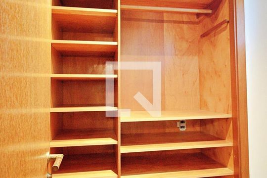 Closet da Suíte 1 de apartamento para alugar com 4 quartos, 458m² em Vila Morumbi, São Paulo
