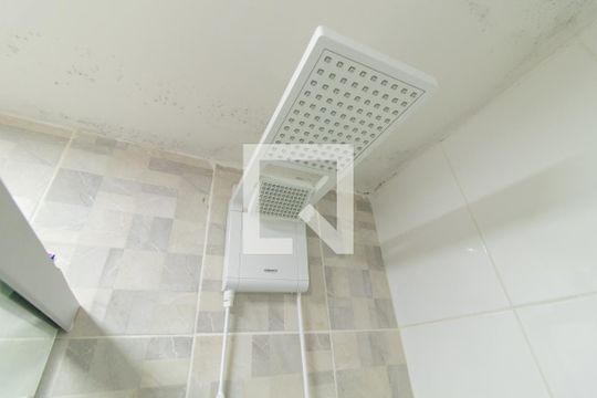 Banheiro da Suíte de casa de condomínio para alugar com 3 quartos, 110m² em Aberta dos Morros, Porto Alegre
