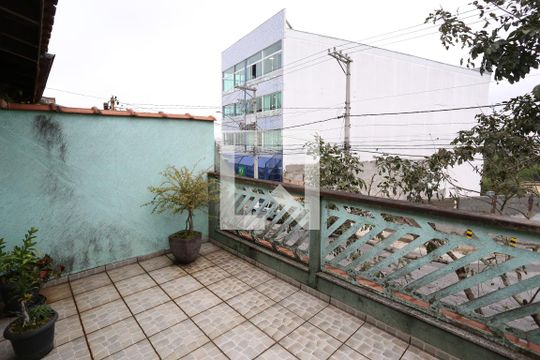 Varanda de casa à venda com 3 quartos, 120m² em Jardim Eliane, São Paulo