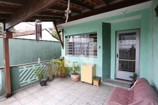 Varanda de casa à venda com 3 quartos, 120m² em Jardim Eliane, São Paulo