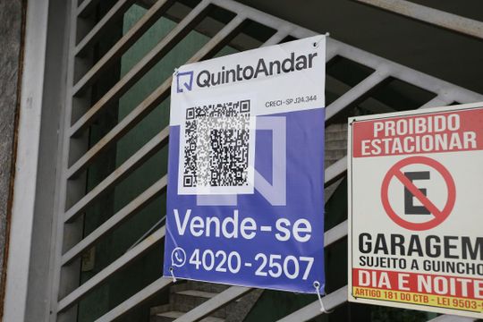 Fachada de casa à venda com 3 quartos, 120m² em Jardim Eliane, São Paulo