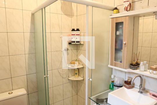 Banheiro da Suíte  de casa à venda com 3 quartos, 120m² em Jardim Eliane, São Paulo