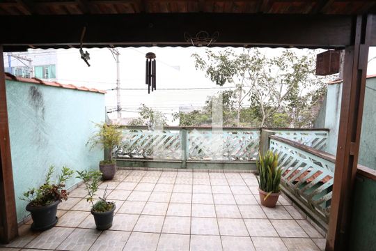 Varanda de casa à venda com 3 quartos, 120m² em Jardim Eliane, São Paulo