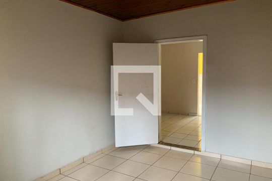 Quarto 2 de casa à venda com 2 quartos, 50m² em Vila Osasco, Osasco