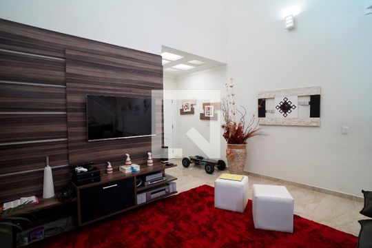Sala de casa de condomínio para alugar com 3 quartos, 300m² em Jardim Ibiti do Paco, Sorocaba