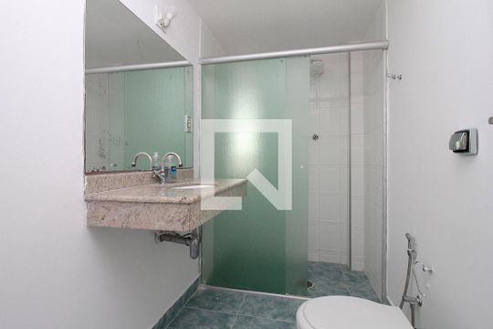 Banheiro de apartamento para alugar com 2 quartos, 75m² em Santa Cecilia, São Paulo