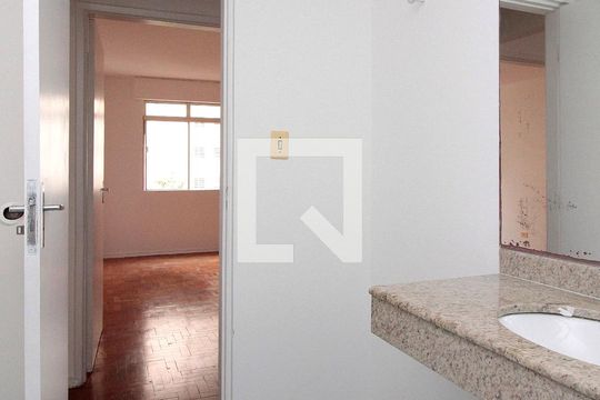 Banheiro de apartamento para alugar com 2 quartos, 75m² em Santa Cecilia, São Paulo