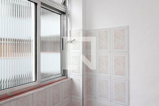Área de Serviço de apartamento para alugar com 2 quartos, 75m² em Santa Cecilia, São Paulo
