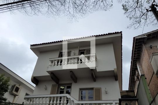 Fachada de casa à venda com 4 quartos, 330m² em Jardim Leonor, São Paulo