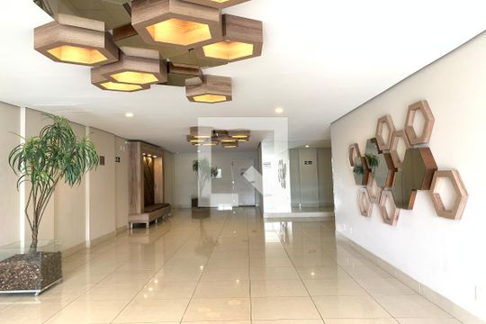 Hall de Entrada de apartamento à venda com 2 quartos, 68m² em Jardim Piqueroby, São Paulo