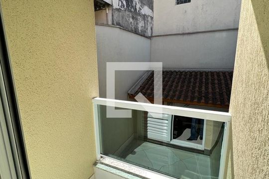 Casa à venda com 3 quartos, 220m² em Vila Mangalot, São Paulo