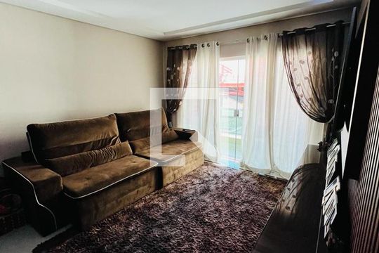Casa à venda com 3 quartos, 220m² em Vila Mangalot, São Paulo