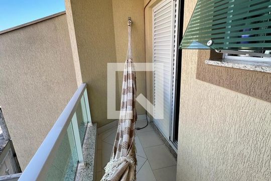 Casa à venda com 3 quartos, 220m² em Vila Mangalot, São Paulo