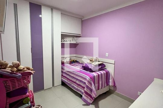 Casa à venda com 3 quartos, 220m² em Vila Mangalot, São Paulo