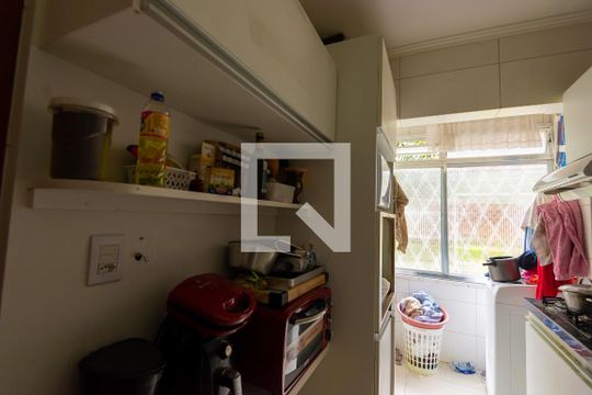 Cozinha de apartamento à venda com 2 quartos, 70m² em Cavalhada, Porto Alegre