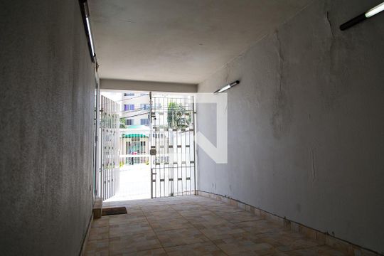 Garagem de casa para alugar com 3 quartos, 200m² em Vila Paulista, São Paulo