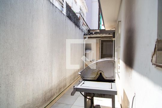 Quintal de casa para alugar com 3 quartos, 200m² em Vila Paulista, São Paulo