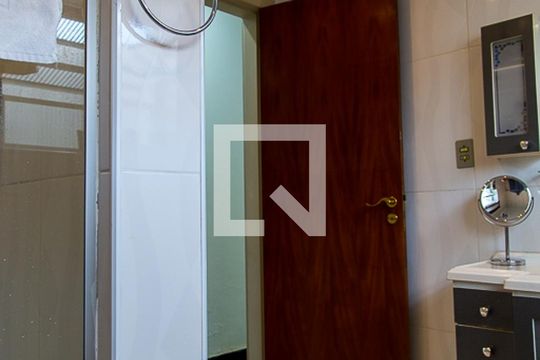 Banheiro Social de casa para alugar com 3 quartos, 200m² em Vila Paulista, São Paulo
