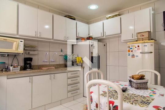 Cozinha de casa para alugar com 3 quartos, 200m² em Vila Paulista, São Paulo