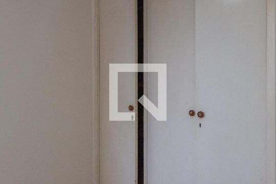 Suíte de apartamento para alugar com 3 quartos, 100m² em Água Branca, São Paulo