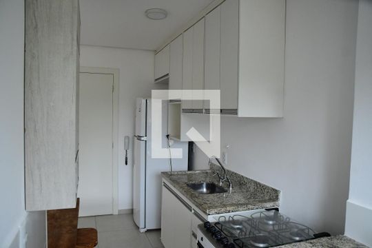 Cozinha de kitnet/studio para alugar com 1 quarto, 37m² em Granja Viana, Cotia