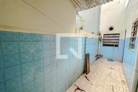 Quintal de casa para alugar com 2 quartos, 240m² em Vila Bertioga, São Paulo
