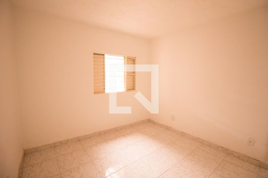 Quarto de casa para alugar com 1 quarto, 80m² em Vila Sinha, São Paulo