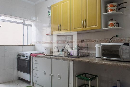 Cozinha de apartamento para alugar com 4 quartos, 90m² em Pitangueiras, Guarujá