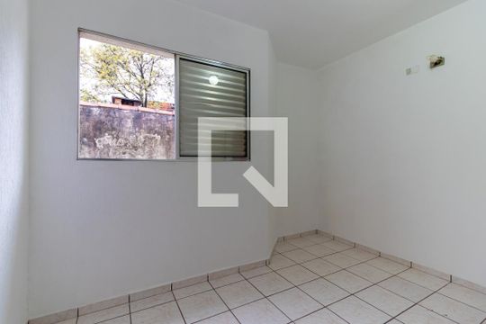 Quarto 2 de casa de condomínio para alugar com 2 quartos, 66m² em Vila Carmosina, São Paulo