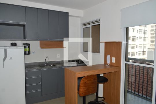 Cozinha de apartamento à venda com 1 quarto, 27m² em Sé, São Paulo