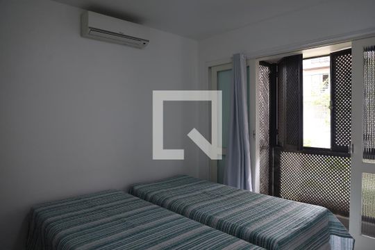 Quarto 2 de apartamento para alugar com 2 quartos, 65m² em Canasvieiras, Florianópolis
