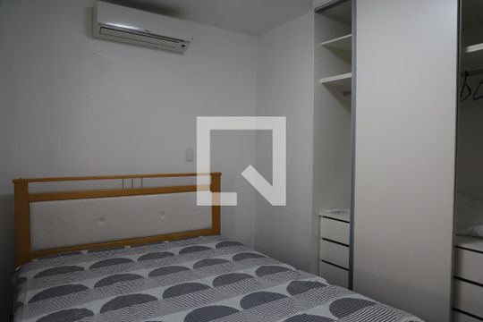 Quarto de apartamento para alugar com 2 quartos, 65m² em Canasvieiras, Florianópolis