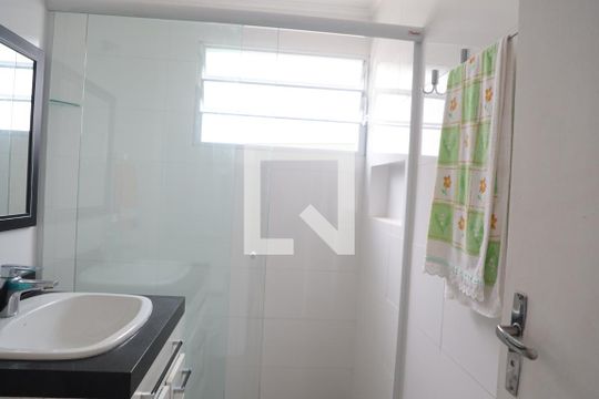 Banheiro 1 de apartamento para alugar com 2 quartos, 65m² em Canasvieiras, Florianópolis
