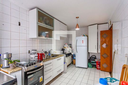 Cozinha e Área de Serviço de apartamento à venda com 2 quartos, 62m² em Parque São Vicente, Mauá