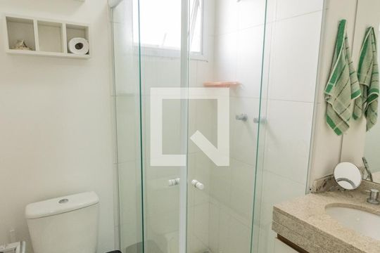 Banheiro de kitnet/studio para alugar com 1 quarto, 32m² em Bela Vista, São Paulo