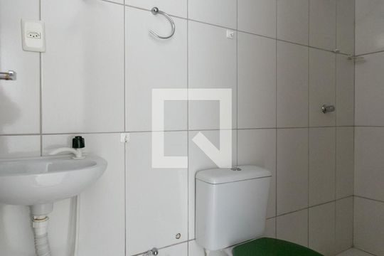 Banheiro de apartamento para alugar com 1 quarto, 38m² em Sagrada Família, Belo Horizonte