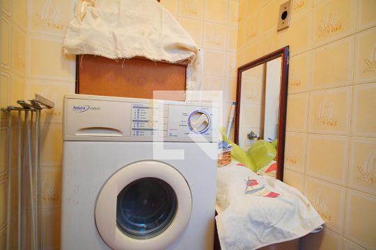 Cozinha de apartamento para alugar com 1 quarto, 31m² em Jardim São Pedro, Porto Alegre