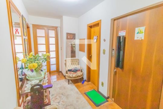 Hall de entrada de apartamento à venda com 3 quartos, 200m² em Centro, São Leopoldo