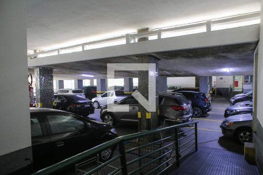 Garagem de apartamento para alugar com 3 quartos, 100m² em Gonzaga, Santos