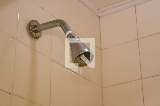 Banheiro Social de casa de condomínio para alugar com 2 quartos, 83m² em Méier, Rio de Janeiro