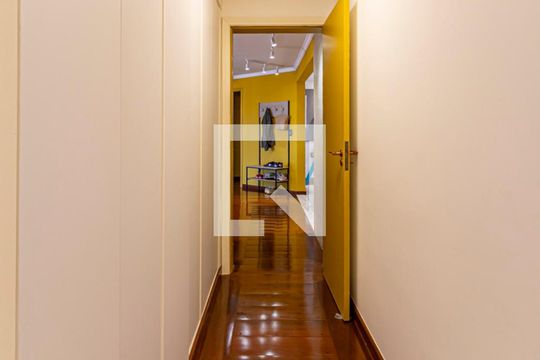 Corredor Dormitórios de apartamento à venda com 5 quartos, 200m² em Vila Assunção, Santo André