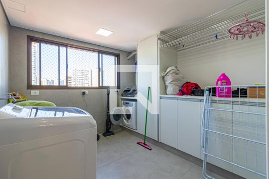 Área de Serviço de apartamento à venda com 5 quartos, 200m² em Vila Assunção, Santo André