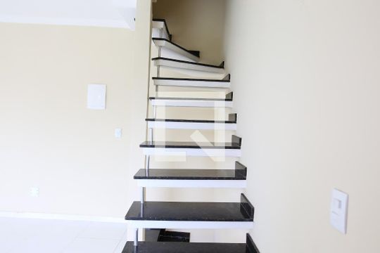 Casa à venda com 2 quartos, 90m² em Vila Camilópolis, Santo André