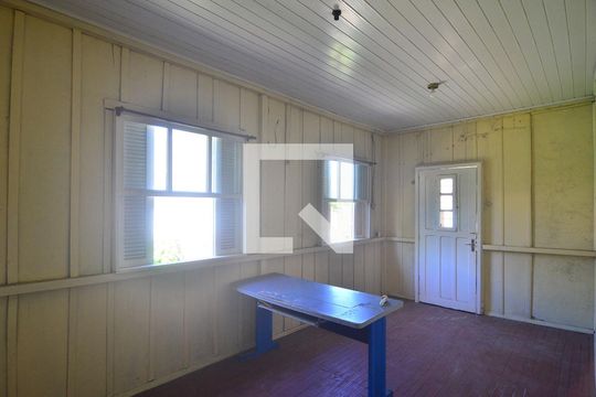 Sala de estar de casa à venda com 2 quartos, 102m² em Rio Branco, Canoas