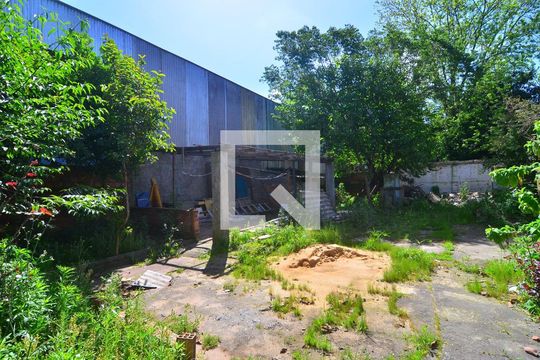 Pátio de casa à venda com 2 quartos, 102m² em Rio Branco, Canoas