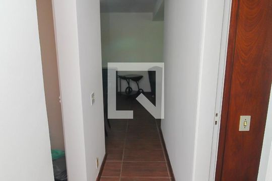 Corredor de apartamento à venda com 3 quartos, 120m² em Laranjeiras, Rio de Janeiro