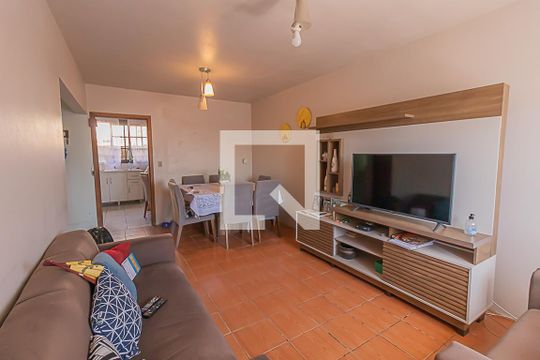 Sala de casa à venda com 3 quartos, 180m² em Pinheiro, São Leopoldo