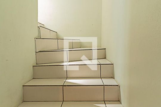 Escada de casa à venda com 3 quartos, 180m² em Pinheiro, São Leopoldo