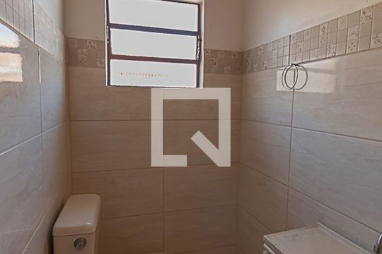 Banheiro de casa à venda com 3 quartos, 180m² em Pinheiro, São Leopoldo